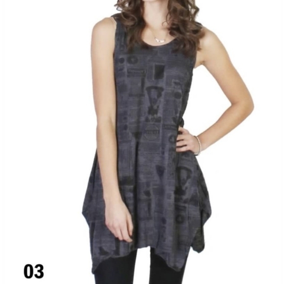 TRÏBE Newsprint design Shark  bite hem sleeveless gray & black tank top O/S NWT - Picture 1 of 9